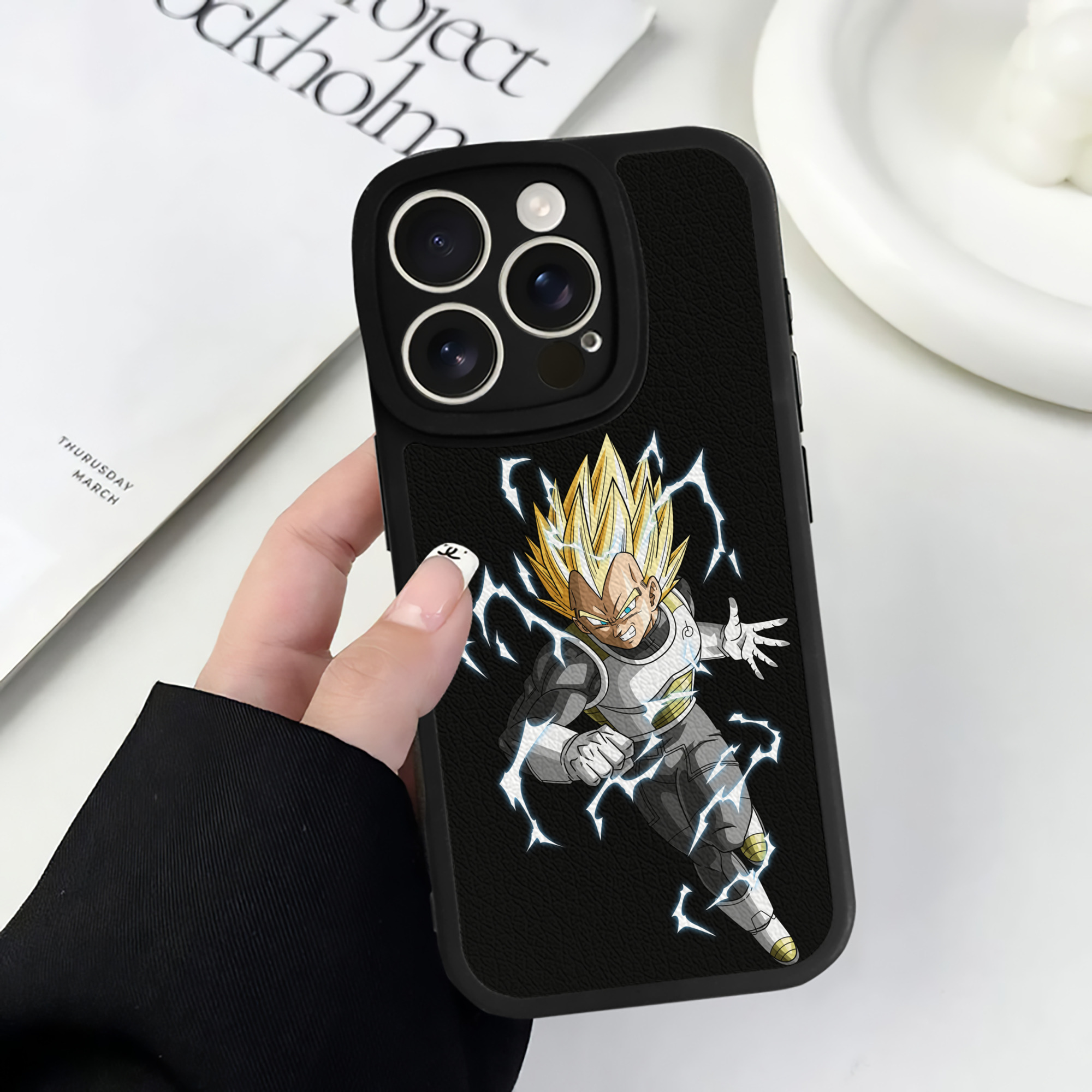 （画像用） ドラゴンボール ベジータ四世（Bejīta Yonsei）DRAGON BALL Vegeta IV 【iPhone 16シリーズ対応】シリコンスマホケース（レザー調） 材質：シリコン